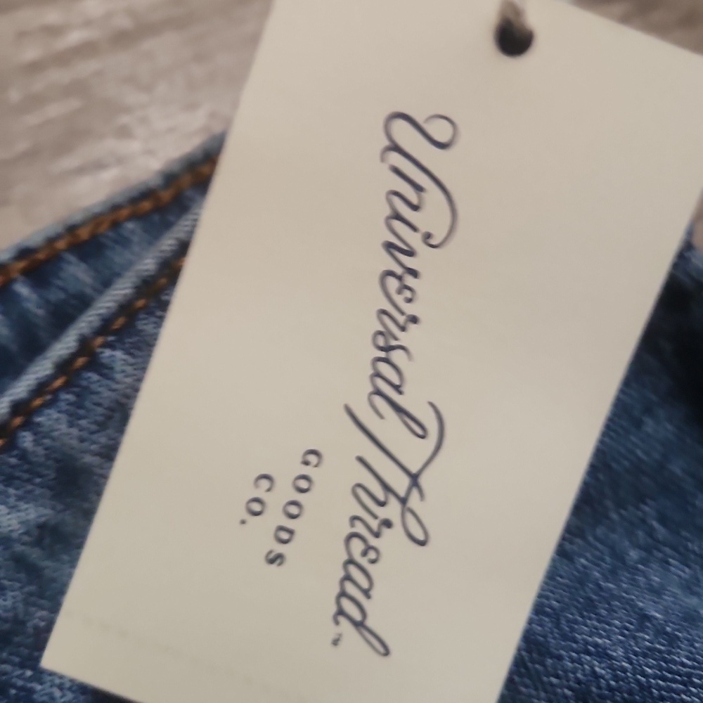 Universal Thread Distressed Boyfriend Denim Shorts Size 20W NWT - Picture 4 of 7